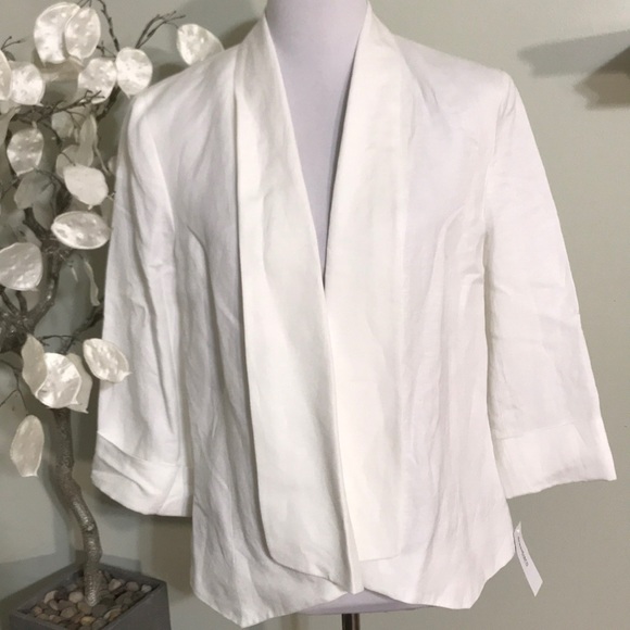 Jones Studio Jackets & Blazers - JONES STUDIO WHITE LINEN  BLAZER